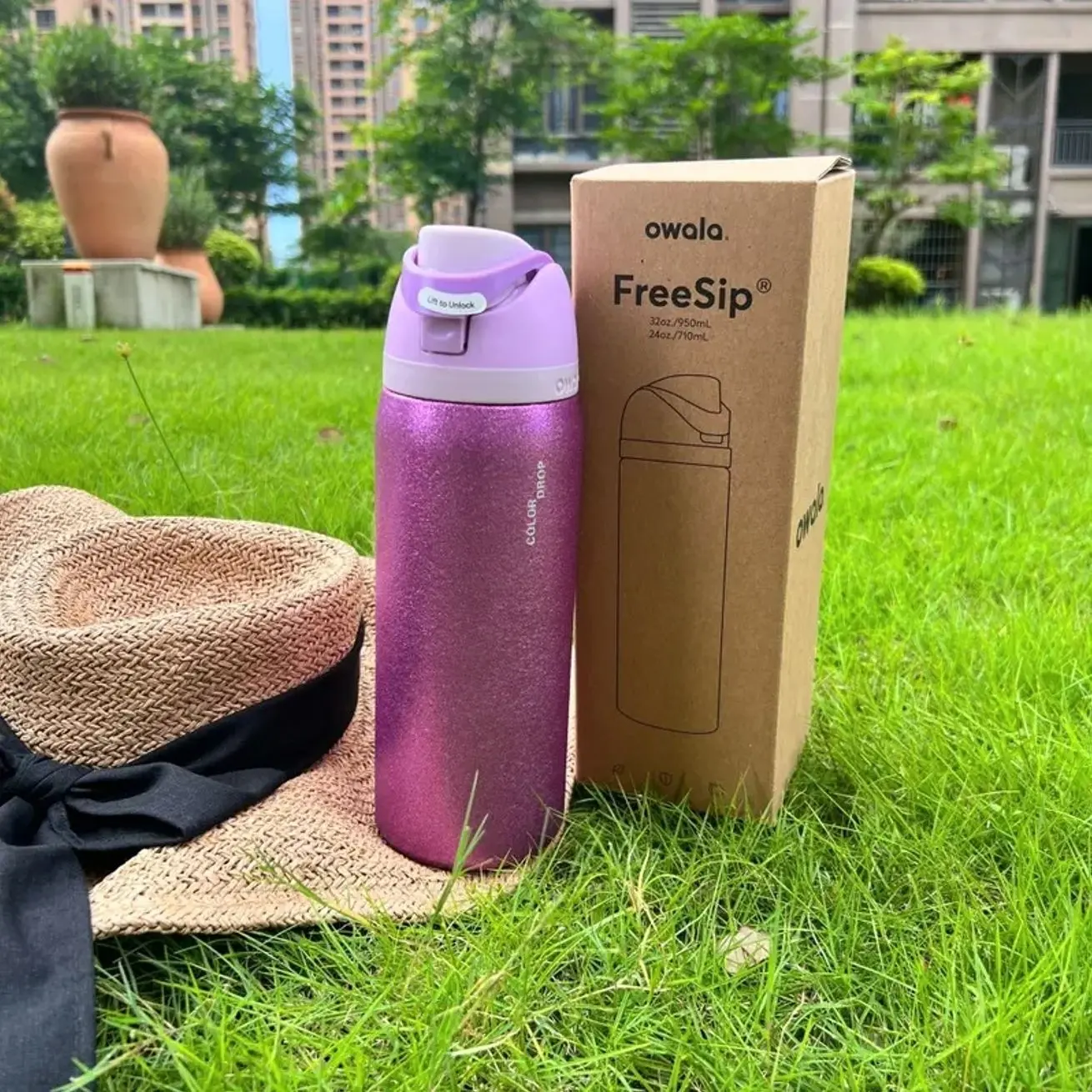 The Owala FreeSip Diamond Purple 32oz Portable Water Bottle is a leak-proof, BPA-free stainless steel cup, perfect for kids, everyday fitness, outdoor activities, travel, and gifting. It's the ideal travel water bottle for sports, Ship 12-15 days