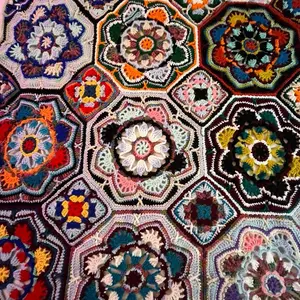 Persian Tile Blanket - Colorful Floral Design Blanket for Decorative Use