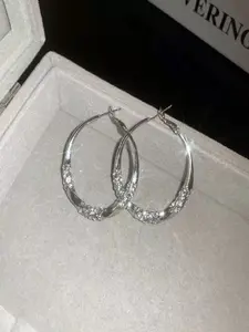1 Pair of Dazzling Diamond-Studded Hoop Earrings for Women - Elegant Jewelry Accessories for Her - The Perfect Gift for Her - Fashionable Ear Adornments - Stunning Rhinestones - Statement Earrings