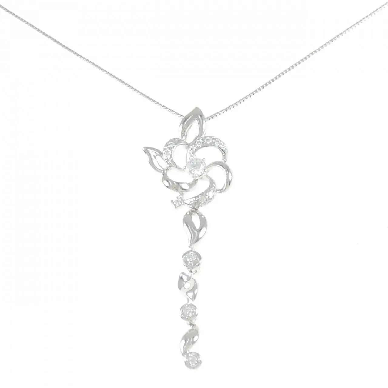 Tasaki Au750 Diamond Necklace