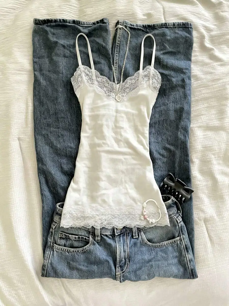 Women's Summer Casual Vacation Style Contrast Lace Slim Fit Camisole