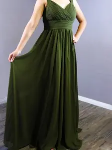 Green Dress: Glendys Boutique