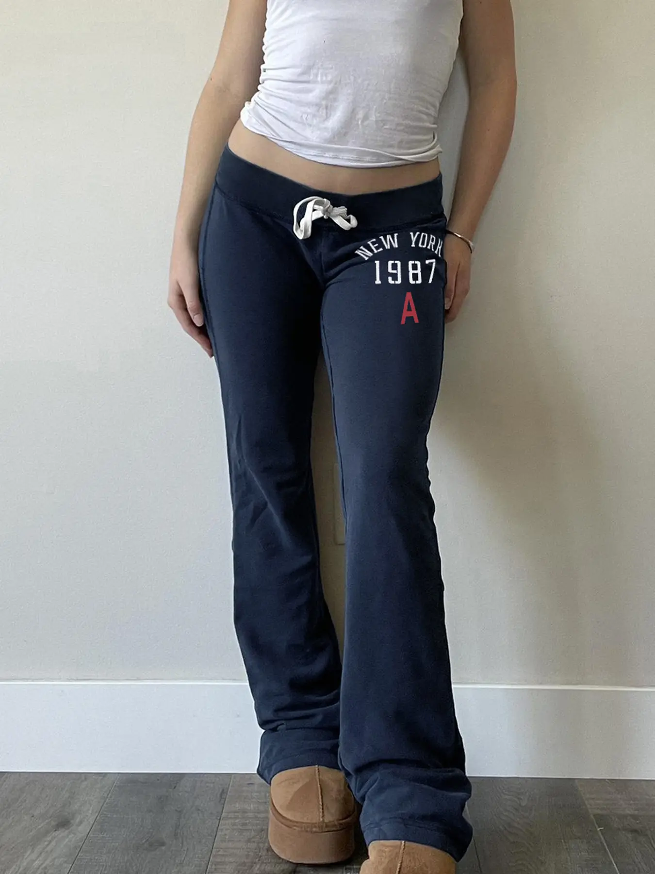 American Vintage Slim-Fit Letter Print Womenswear Pants, Casual Streetwear Drawstring Waist Flared Pants, Fall & Winter Long Pants for Street Style, Casual Track Pants, Casual Bottom