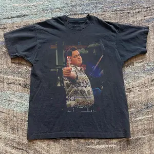 Funny Gibby iCarly Bootleg Vintage Style Graphic Shirt, Iconic Gibby "Neuralyzer" Meme T-Shirt, Meme Cringe Funny Dumb Shirts, Men's Vintage Casual Trend Shirt Gift For Fans, Gift For Men, Gift For Women