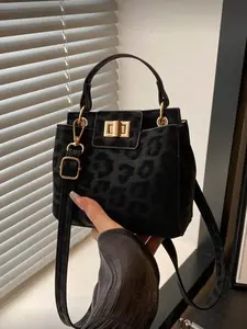 New Fashion Lockable Handbag, Perfect for Parties, Shopping, Daily Use, Holds Coins and Phones, Elegant Women's Bag, New Year Edition, Elegant Bags