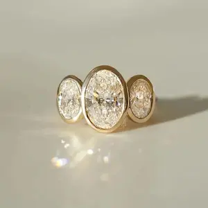 Plated Oval Synthetic Zircon Ring for Women Luxurious Vintage Style with Shiny Cubic Zirconia Embellishments Suitable for Wedding Daily Wear and Valentine's Day Gift bejeweled  ring non  tarnish  rings dad to daughter necklace gift   engagementrings date