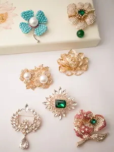 7 Pcs Rhinestone Brooches, Lotus Flower Design, Alloy with Diamonds, Elegant Accessory for Office, Date, Daily Wear, Holiday Gift