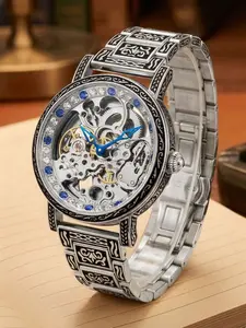 A men's silver traditional Chinese pattern engraved and hollowed-out luxury business high-end gift-worthy trend-oriented personalized fully automatic mechanical wristwatch