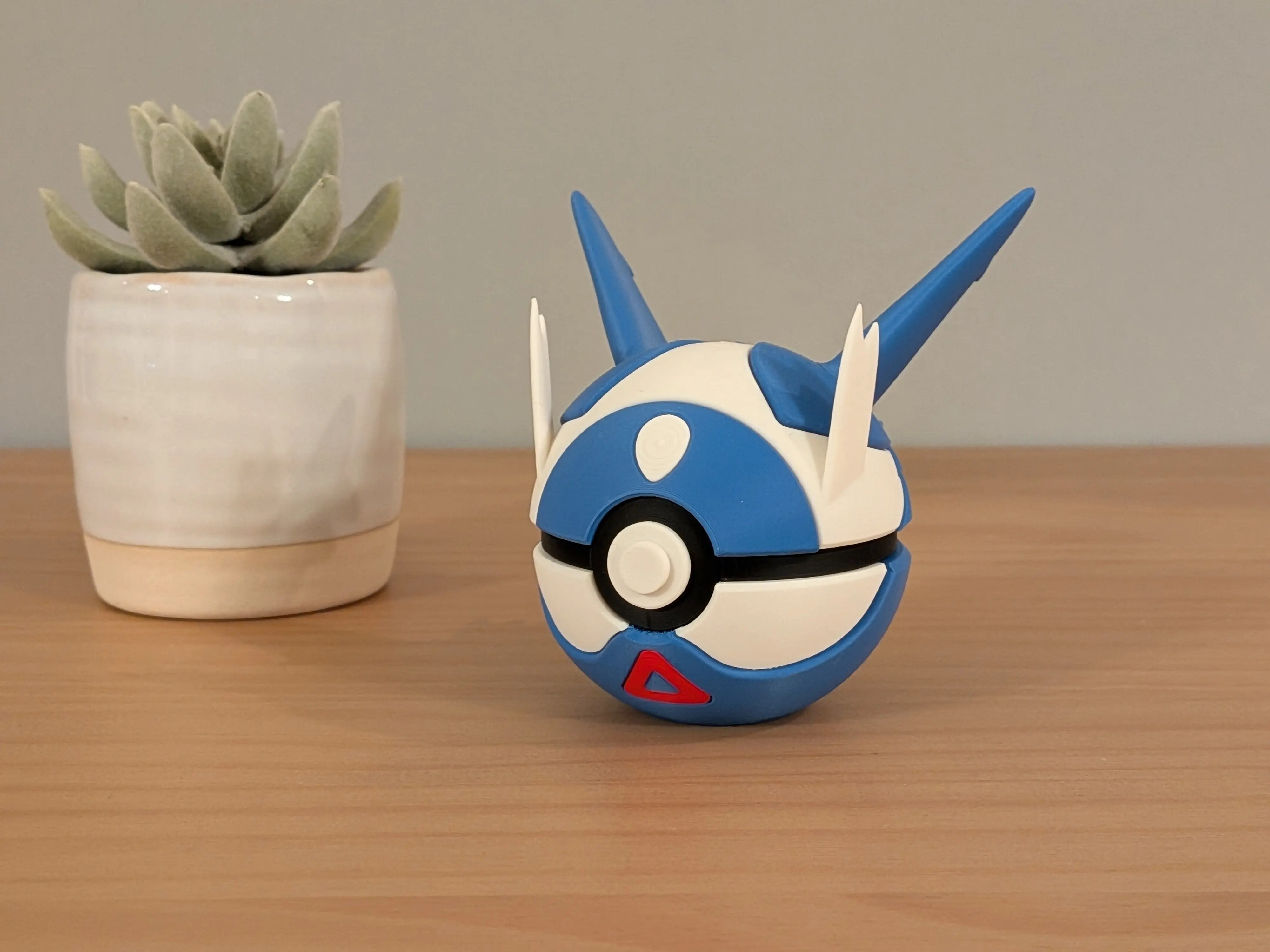 Latios Ball | Themed Collector Ball