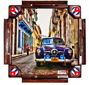 Mesa de Dominó Estilo Cubano con Carro Clásico en La Habana – Diseño Vintage, Plegable y Resistente – Ideal para Regalo o Colección Decor