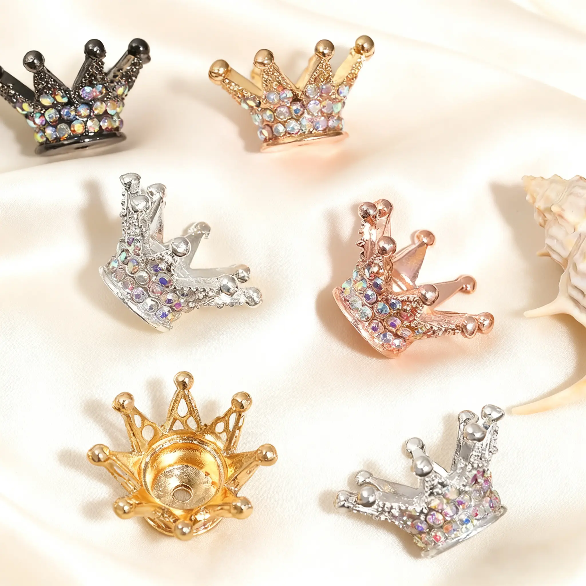 Crown beads, suitable for pens, keychains, a set of 3, very suitable for office stationery, gifts for writing enthusiasts, beaded pen beads DIY jewelry making projection decor