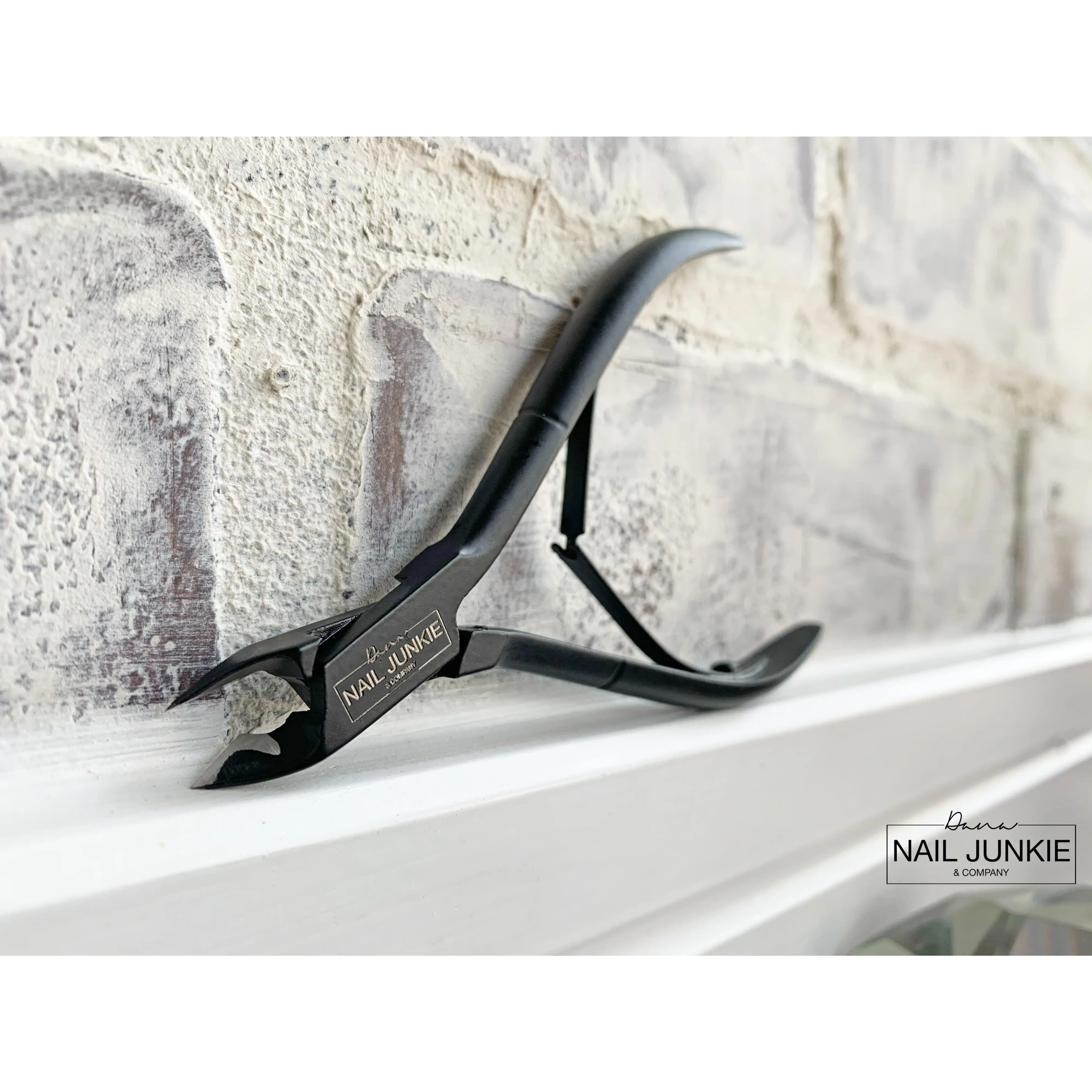 Professional Dana Nail Junkie Matte Black Cuticle Nippers