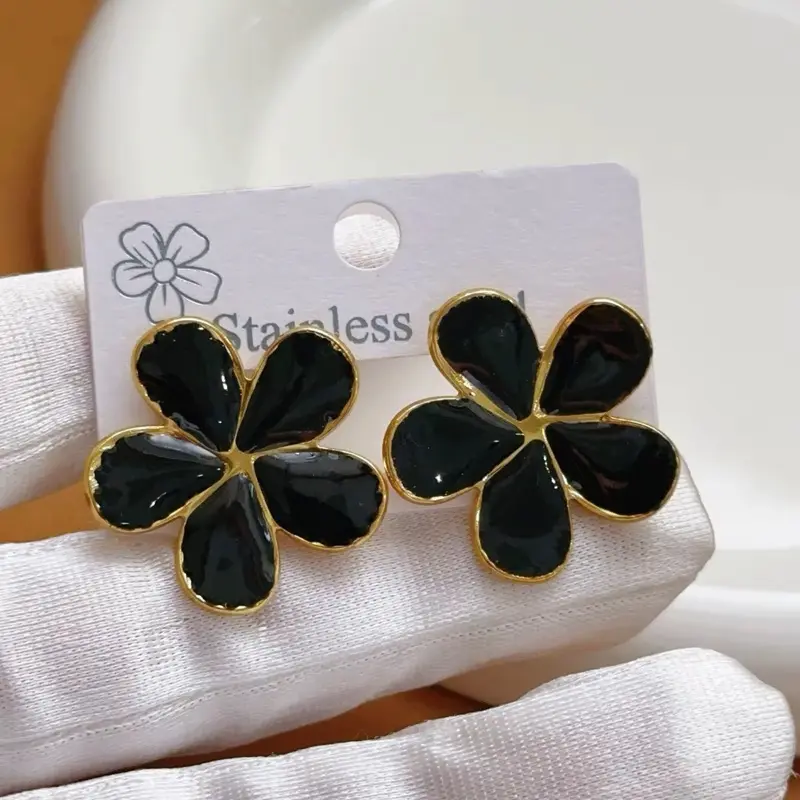 Stainless Steel Black Flower Earrings with Gold Trim for Women's Fashion Accessory