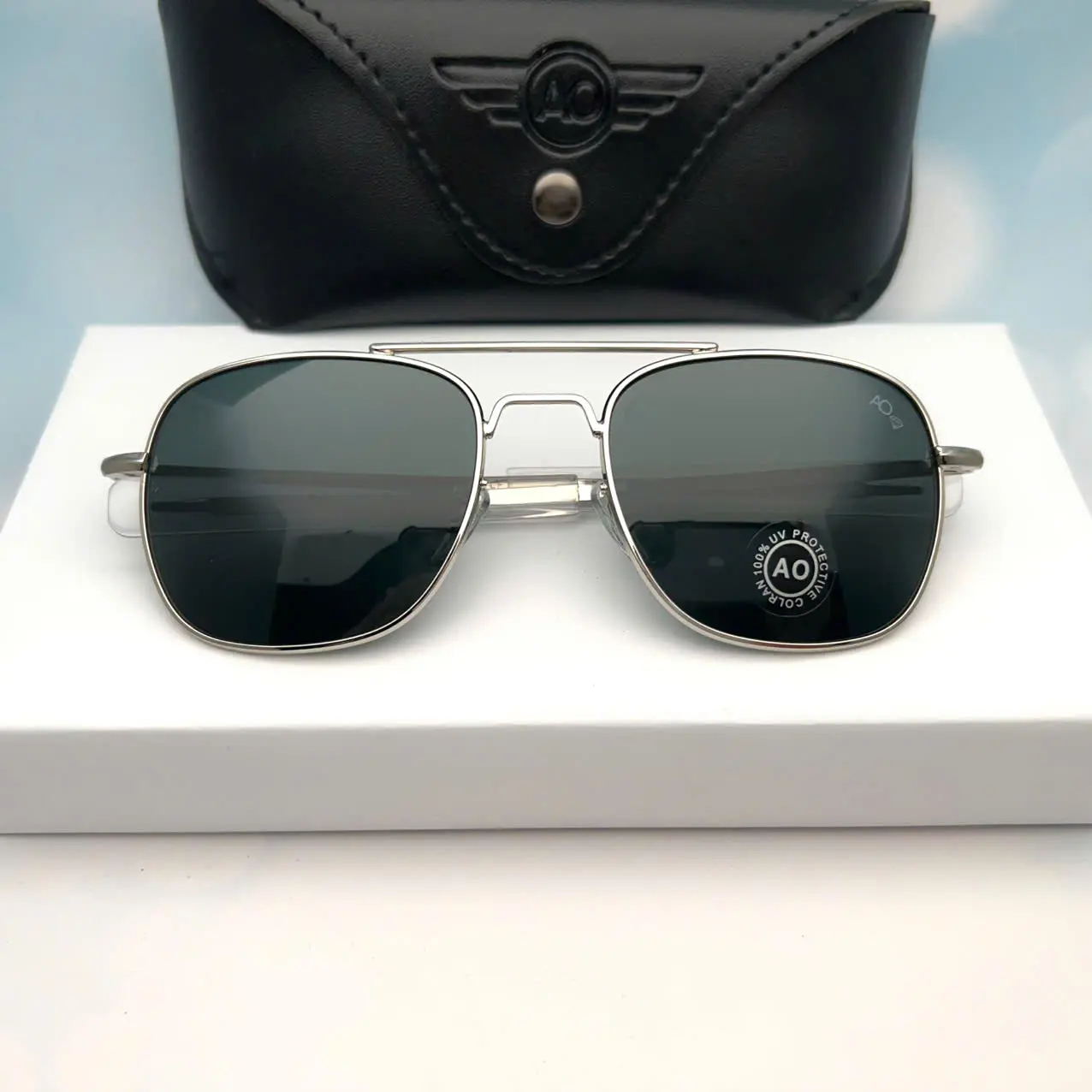 AO American Optical Classic Aviator Sunglasses – Polarized Glass Lenses with UV Protection Black - Silver