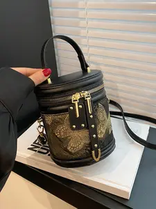 Retro high-end mini black and gold butterfly pattern bucket bag, fashionable rivet decoration daily easy-to-match shoulder crossbody bag