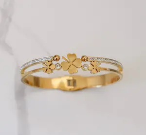 Cloe Clover Bangle