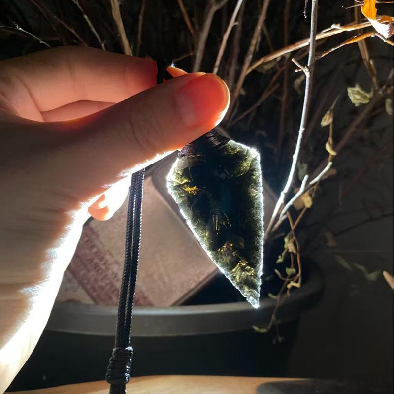 Hmade H-carved Black Obsidian Stone Necklace with Transparent Inlaid Design Encased in Resin for Unique Unisex Statement Ideal for Gift Foldable Christmas Tree Lights Day of the Dead Decorations Set Canvas Tote Bag Star Stripe Wreath Bows