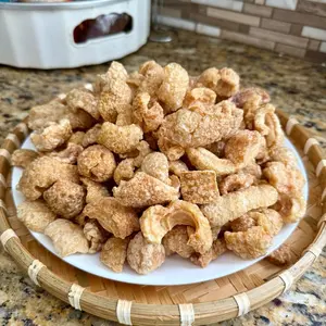 Tóp Mỡ Sấy Giòn – Crunchy Vietnamese Crispy Snack