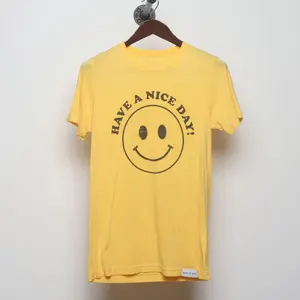 Vintage 1970s walk in love. "Have A Nice Day" Smiley Face T-Shirt - XS