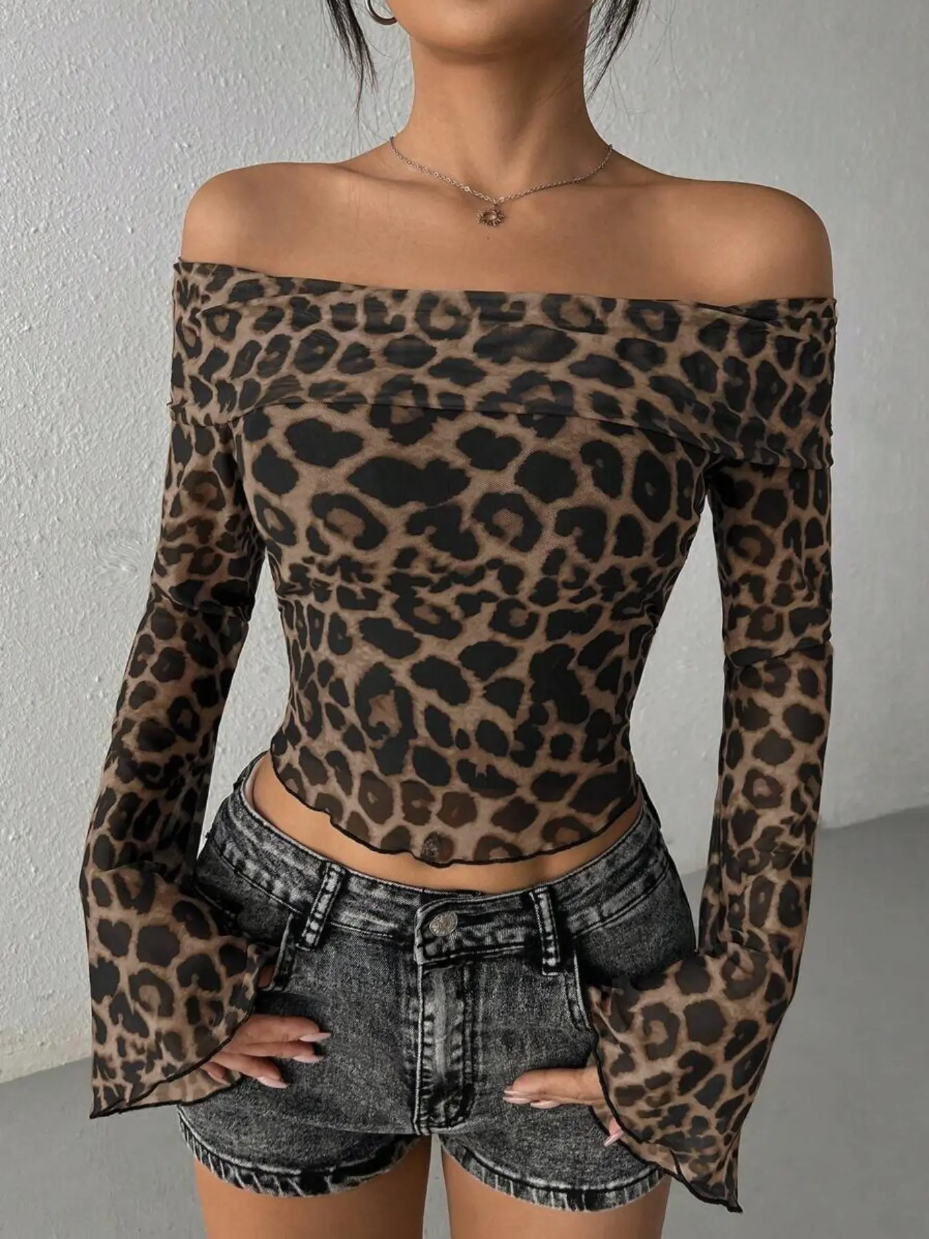Women's Fashion Knitted Fabric Slim Fit Mesh Off Shoulder Leopard Print Flare Long-Sleeve Short Top Shirts for All Seasons Casual Chic Womenswear