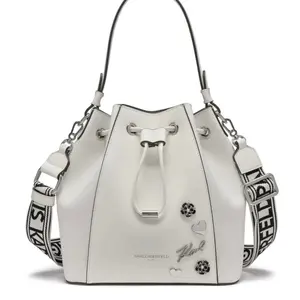 Hermoso bolso tipo Tula