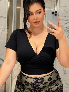 【Plus Size】 Solid Color V Neck Tee, Casual Short Sleeve T-shirt Top for Summer, Women's Clothing for Daily Wear