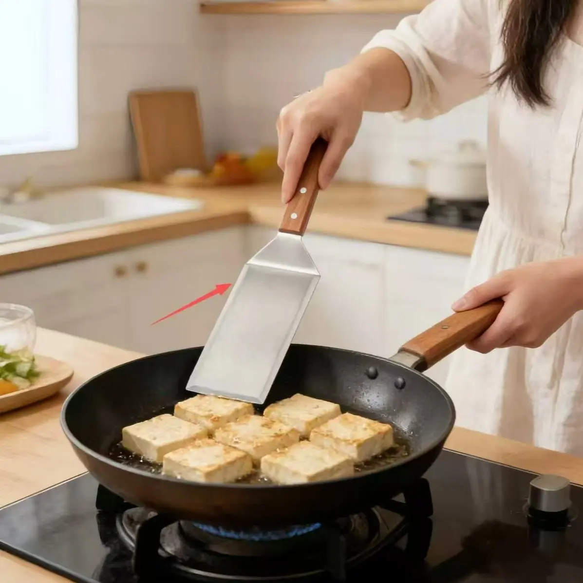 1 stainless steel frying spatula, stainless steel cooking spatula, barbecue spatula teppanyaki spatula steak knife pizza spatula-ergonomic wooden handle, very suitable for barbecue, cooking, baking, holding cakes, pizza and cheese, and outdoor use in fami