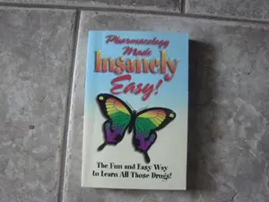 USED-Pharmacology Made Insanely Easy by Loretta Manning (Paperback)