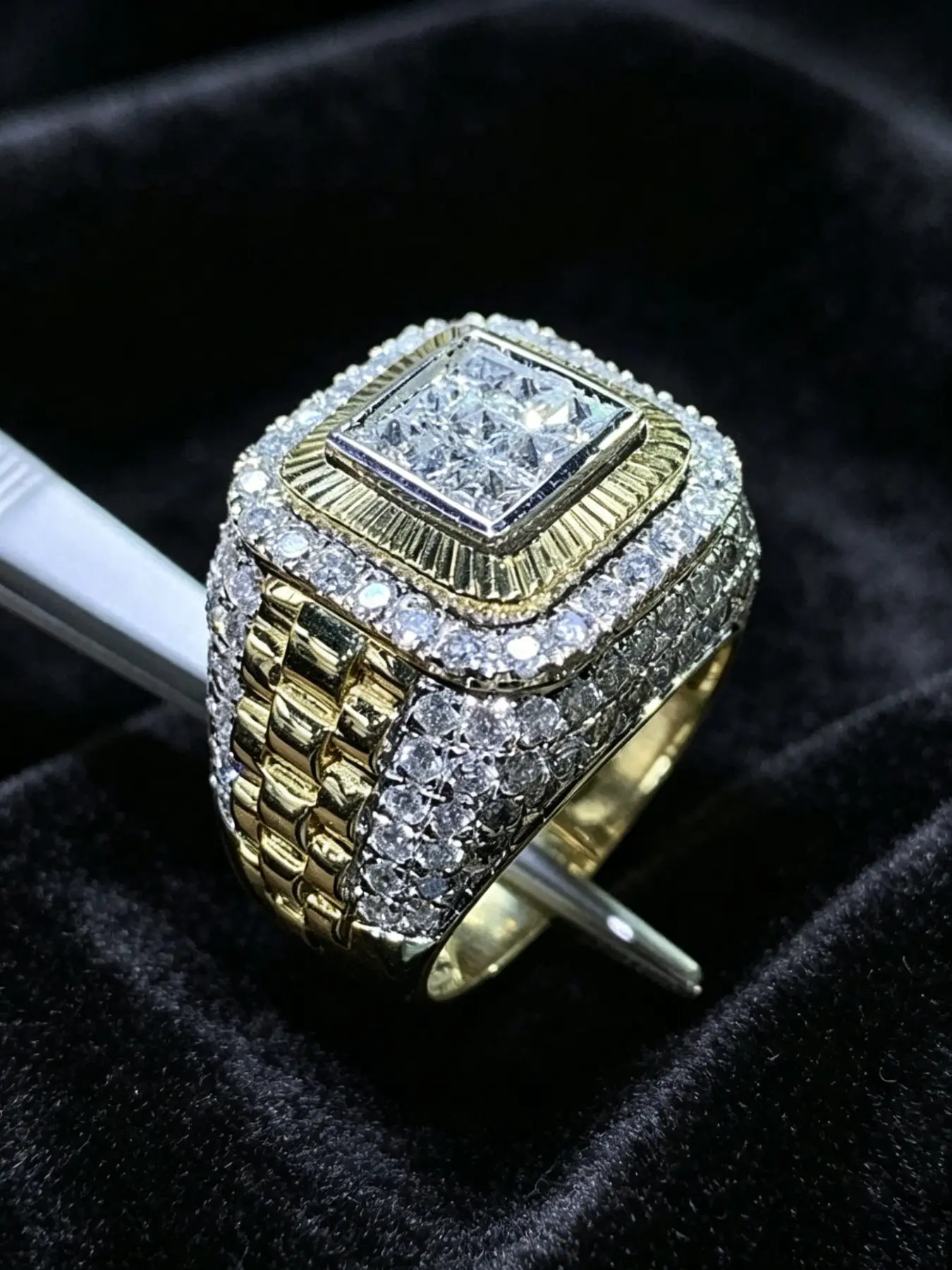 1PC Men's Hip Hop Ring, Fashion Ring, Jewelry Ring, 18K Gold Tone / Silver Tone Options, Iced Out Cubic Zirconia Heavy Craft Design, Bold Full Diamond Style, Hypoallergenic & Fade Resistant, Streetwear Accessory, Ideal Birthday Gift for Boyfriend