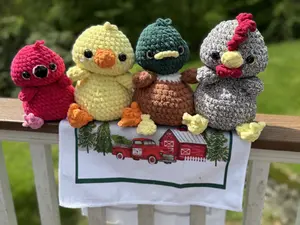 Chick Beanie Plush - Adorable Crochet Chick in Bernat Blanket Yarn with Poly Fill & Poly Pellets - Soft & Cuddly Farmhouse Decor
