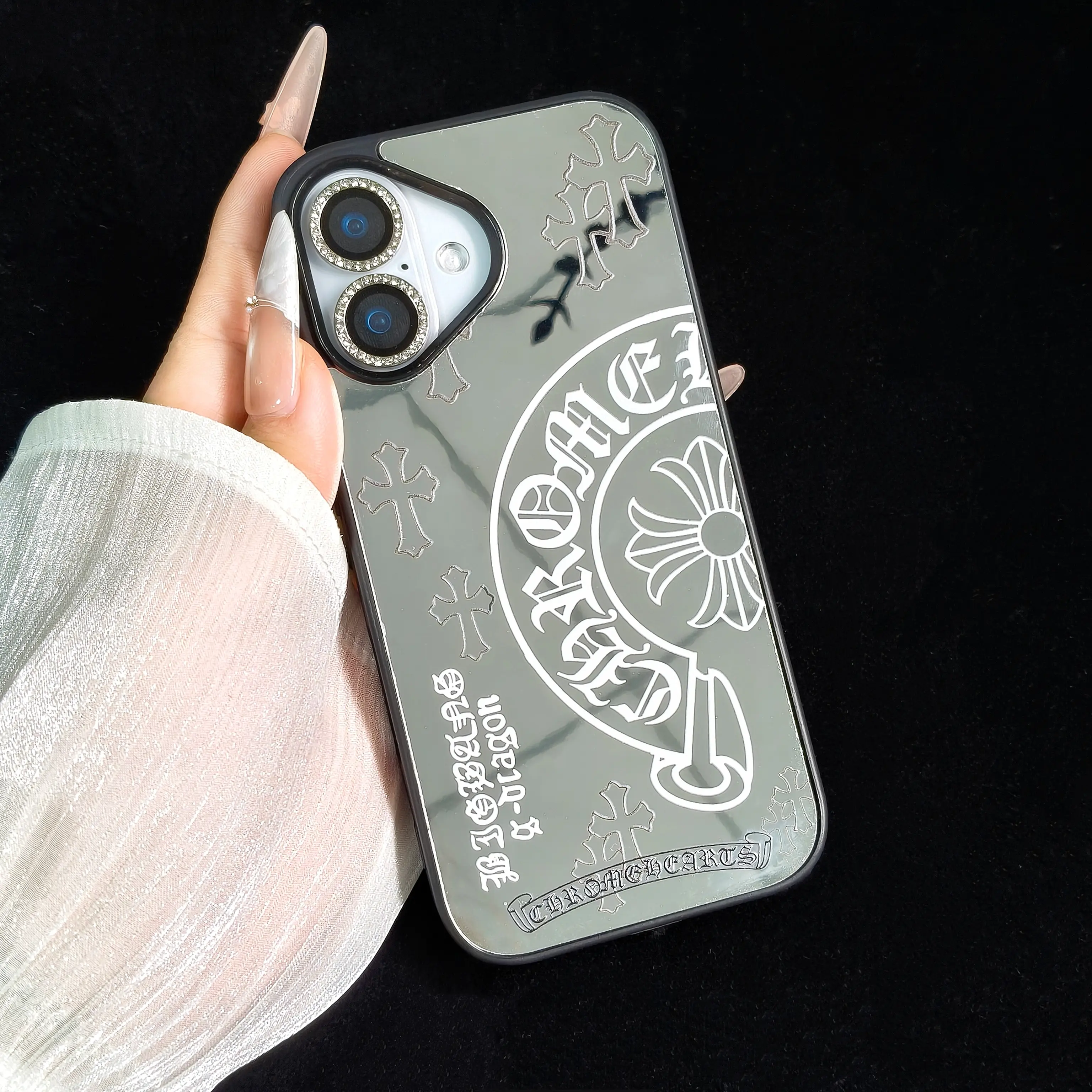 Compatible with iPhone 17/16/15/14/13/Pro Max/Pro/Plus these retro-gothic cross-pattern phone cases silver mirror-finish shock-resistant phone cases stylish street-style iPhone cases make for cute and fashionable accessory gifts for girls (pink and white)