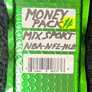 NFL+NBA+MLB Mix Sport Pack -Green Pack Graded Card and more