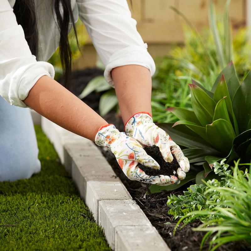 Brut Worm Farm All Natural Organic Worm Castings Soil Builder 30 Pound Bag Odor-Free Rich in Nutrients for Indoor & Outdoor Plants