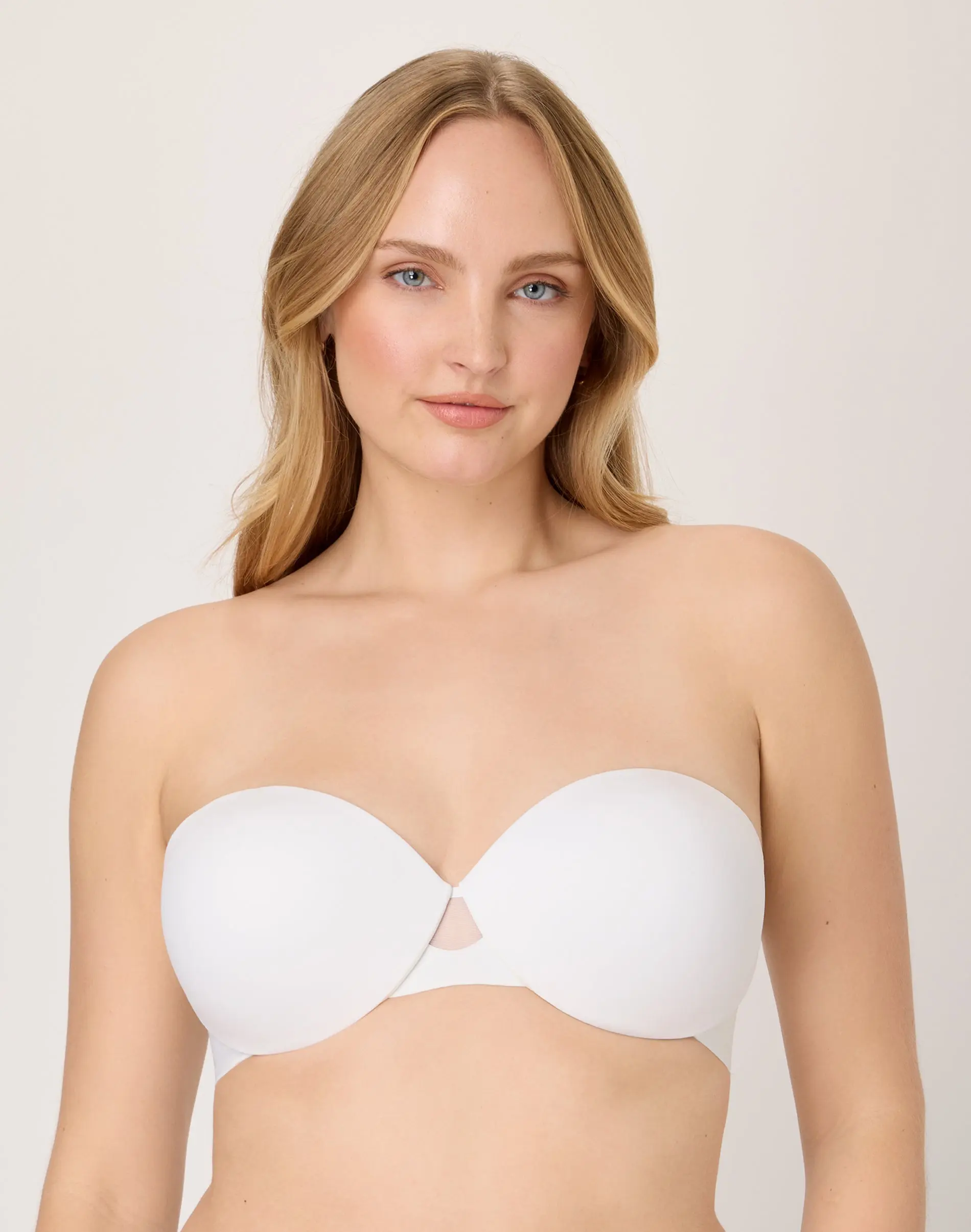 Maidenform DreamWire Multiway Strapless Bra with Underwire Lightweight Shaping Fabric Convertible Straps No Show Smoothing Cushioned Support Wedding Bra DM2310