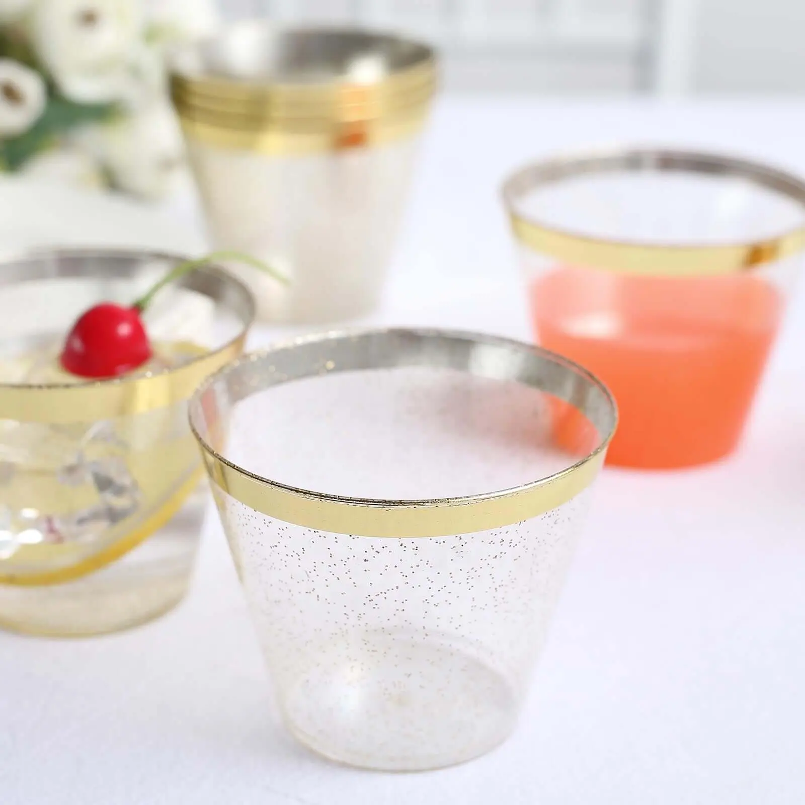 25-Pack Pre-Packed Disposable Party Cups - 9oz Clear/Gold Glitter Crystal with Gold Rim, Stylish Short Home & Festive Disposable Tableware, Pre-Packed Disposable Cups
