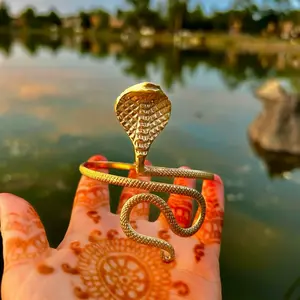 Cobra cuff
