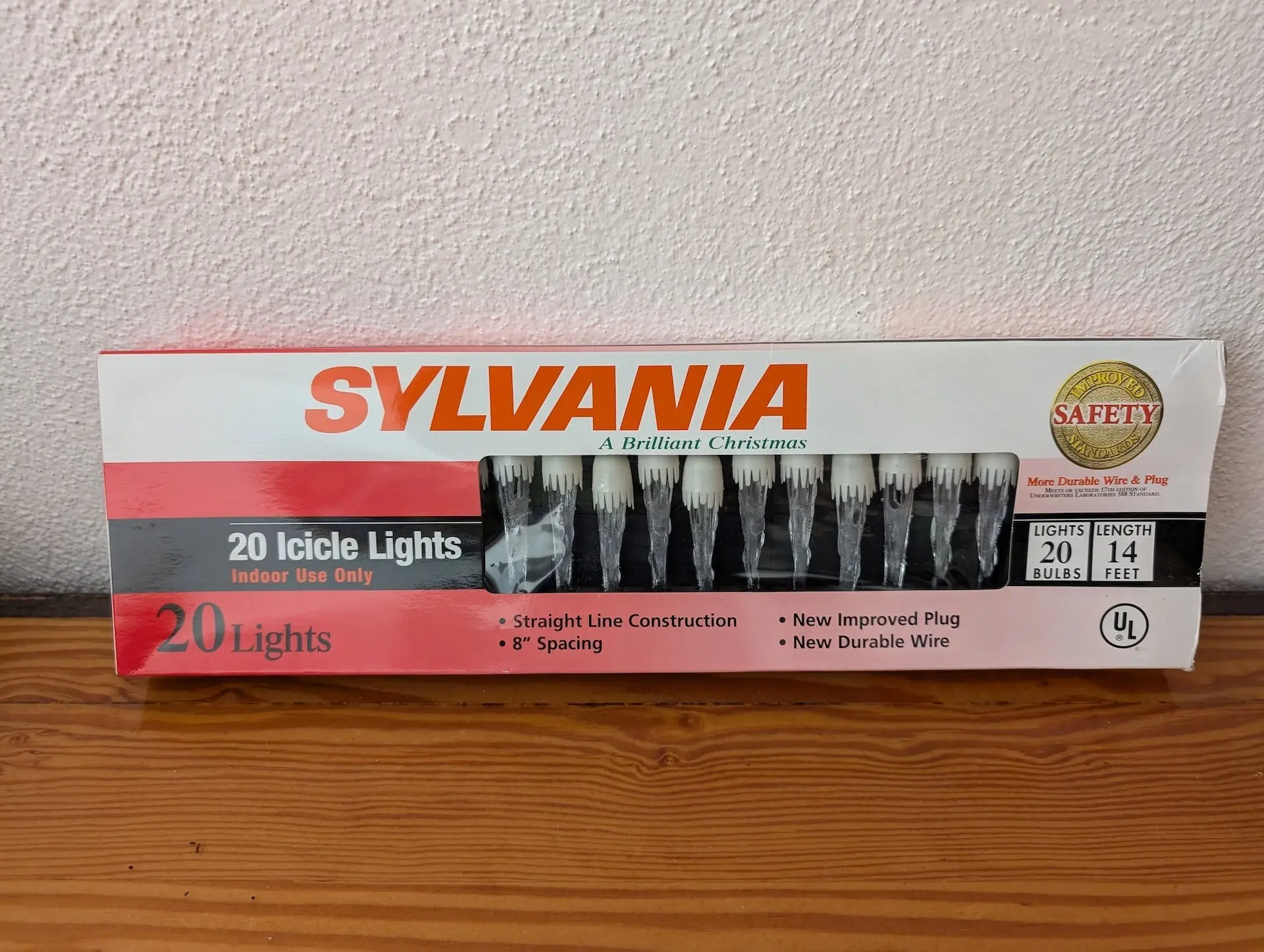 20 Icicle Lights from Sylvania - 2000s Holiday Lighting (Plastic Glass, Copper Wire Christmas Lights, Traditional, White)