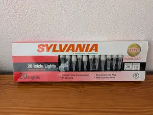 20 Icicle Lights from Sylvania - 2000s Holiday Lighting (Plastic Glass, Copper Wire Christmas Lights, Traditional, White)