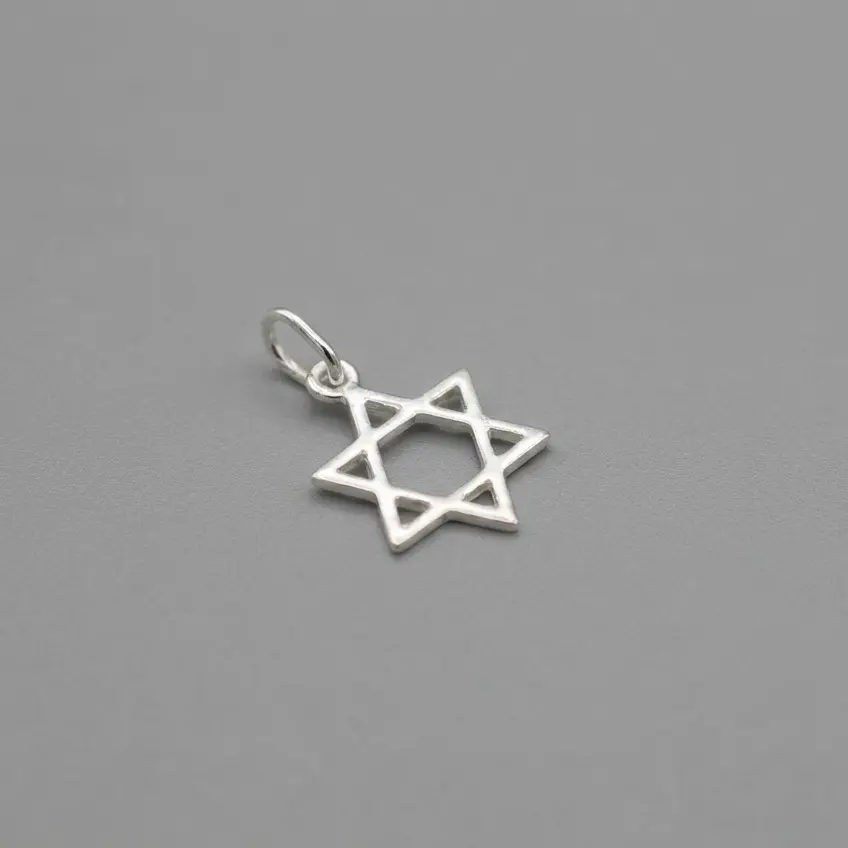 925 Sterling Silver Pendant, Minimalist Star of David Charm with Interlocking Triangles, Elegant Religious Necklace for Unisex Everyday Wear, Elegant Necklace, Everyday Wear Necklace