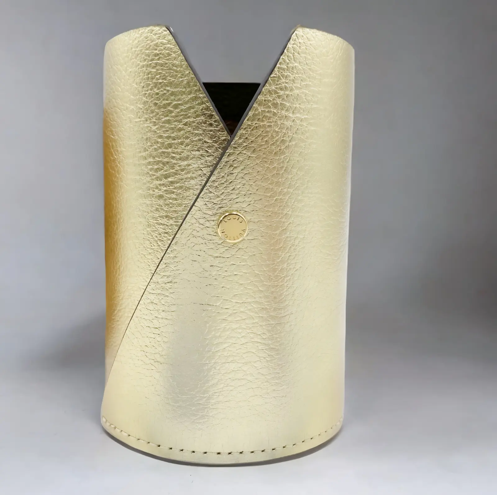 Pre-owned Louis Vuitton As Seen On Screen As Seen On Screen M341 Gold Leather Desk Pen Holder $999