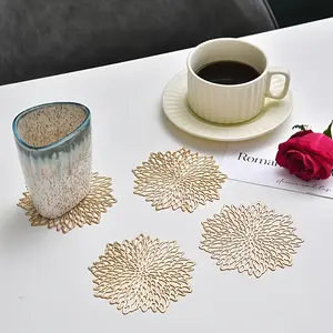 10 pieces of elegant gold and silver colored placemats, suitable for luxurious round tables, decorated with gold leaf vine patterns, made of durable PP plastic material, with elegant marble texture and hollowed-out gold leaf design, Kitchenware