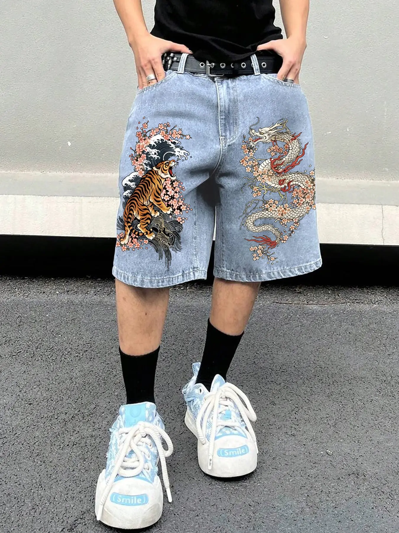 Men's Baggy Denim Shorts, Classic Japanese Ukiyo-e Dragon Tiger Print Cherry Blossom Wave Graphic, Y2K Sukajan Style Oversized Jorts, Vintage Washed High Street Streetwear Jean Shorts for Skater Summer Casual Daily Wear