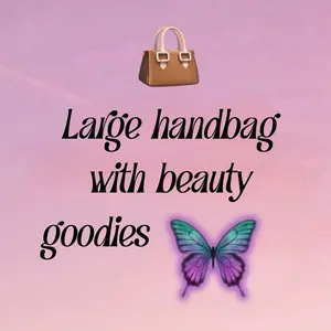Large handbag set.