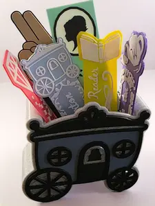 3d Printed Carriage Bookmark Holder with Regal Bookmark Set - Bridgerton themed, great decorative addition to any library or living room!