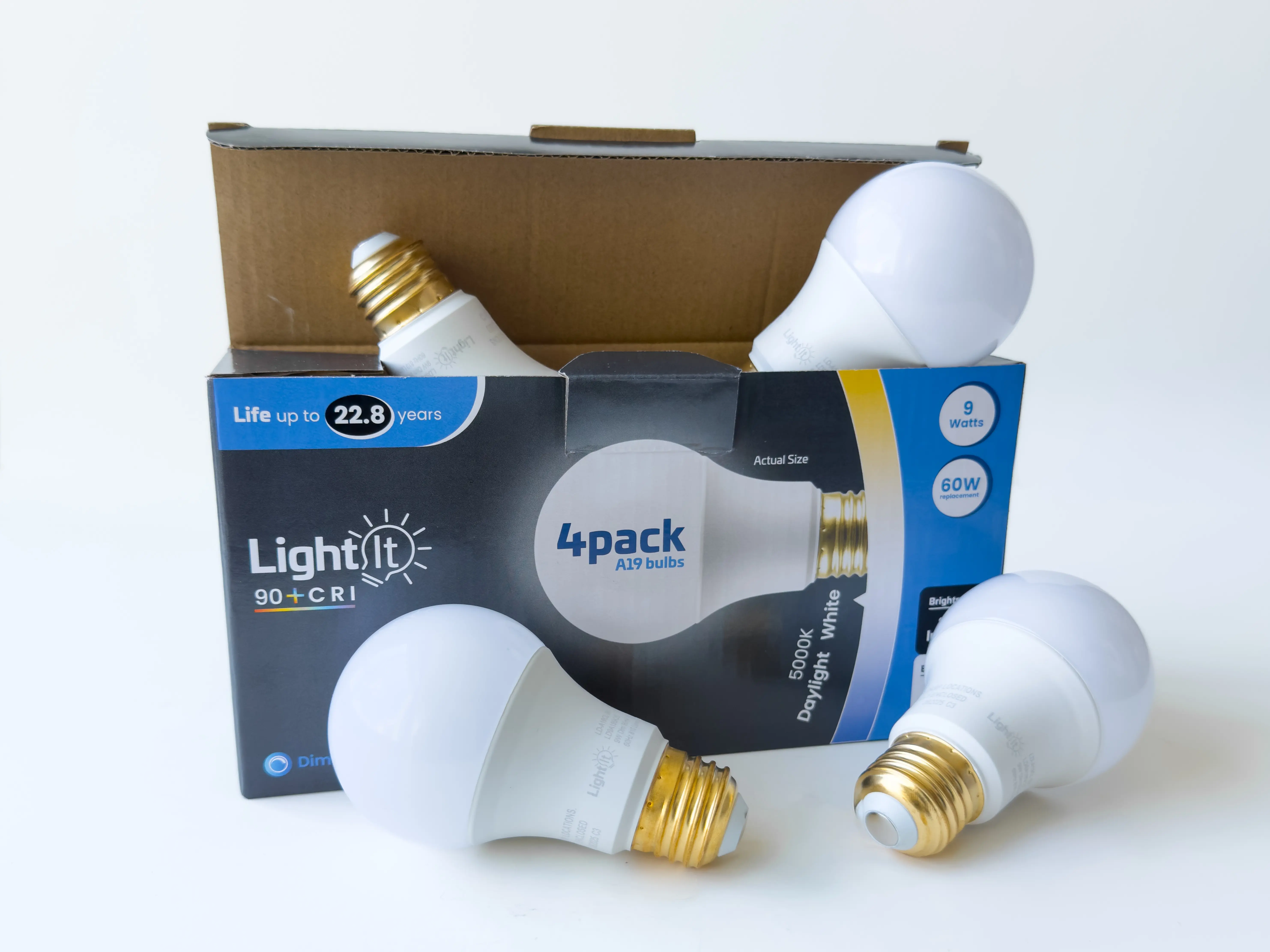 A19 Dimmable LED Light Bulbs – Daylight White 5000K – A19 60W / 100W – E26 Base – 4 Pack