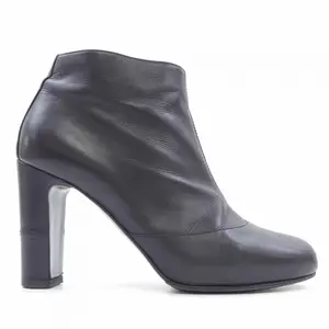Pre-owned HERMÈS Calfskin Small Leather Goods Hermes Boots35.5