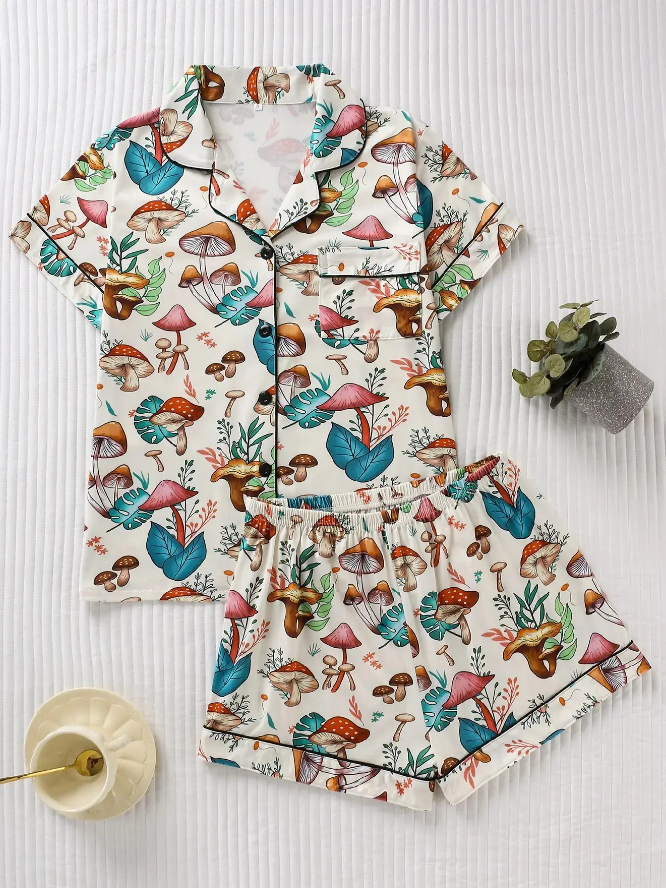 Women's Mushroom & Forest Plant Print Pajama Set, Loungewear Pjs Set, Pyjamas, Cute Fitted Short Sleeve Top and Comfortable Shorts, All Seasons Sleepwear