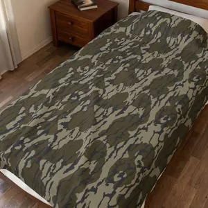 Everything's Camo Bottomland Accessories - Camo Bottomland Velveteen Plush Blanket, Camouflage Fleece Throw, Outdoor Camping Blanket