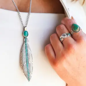 The Feather Pendant Necklace