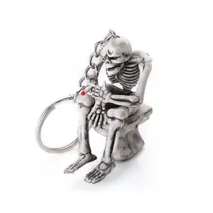 Creative Skull Toilet Keychain, Funny Gag Gift Keyring, Men's Skeleton Punk Key Chain, Prank Toilet Keychain for Car Keys, Goth Style Backpack Charm, Novelty Skeleton Accessory, Halloween Gag Gift, Durable Metal Keyring
